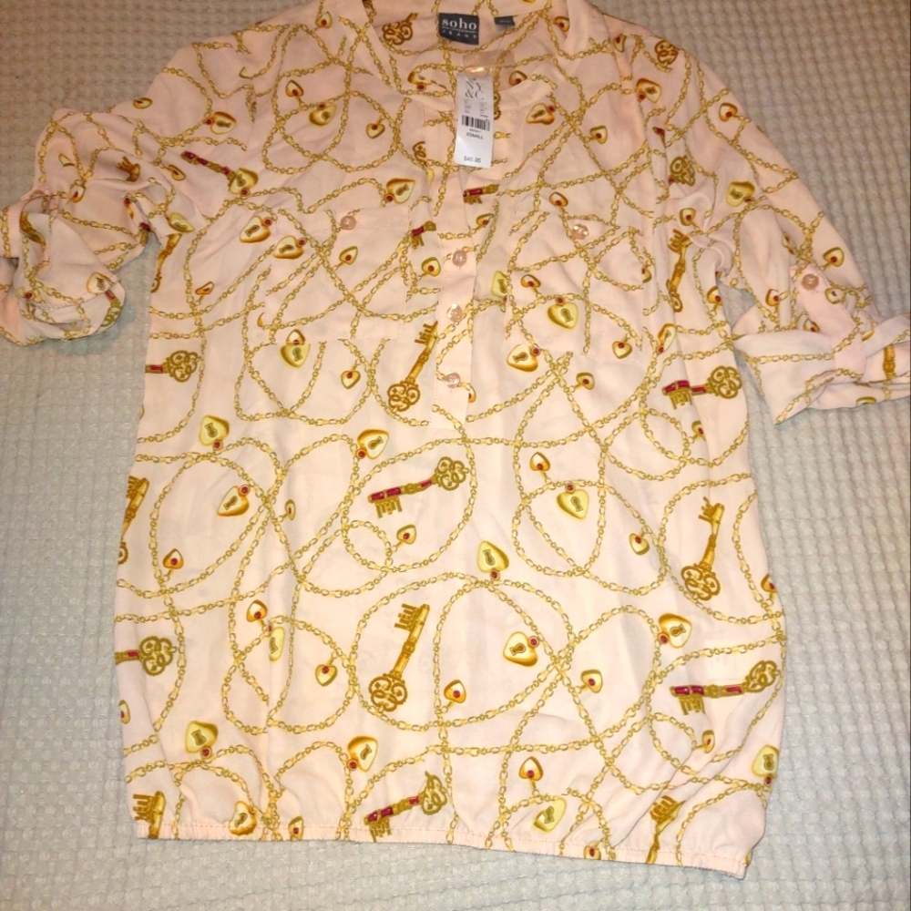 *NWT! New York & Company Blouse XS Womens Heart Locket Key